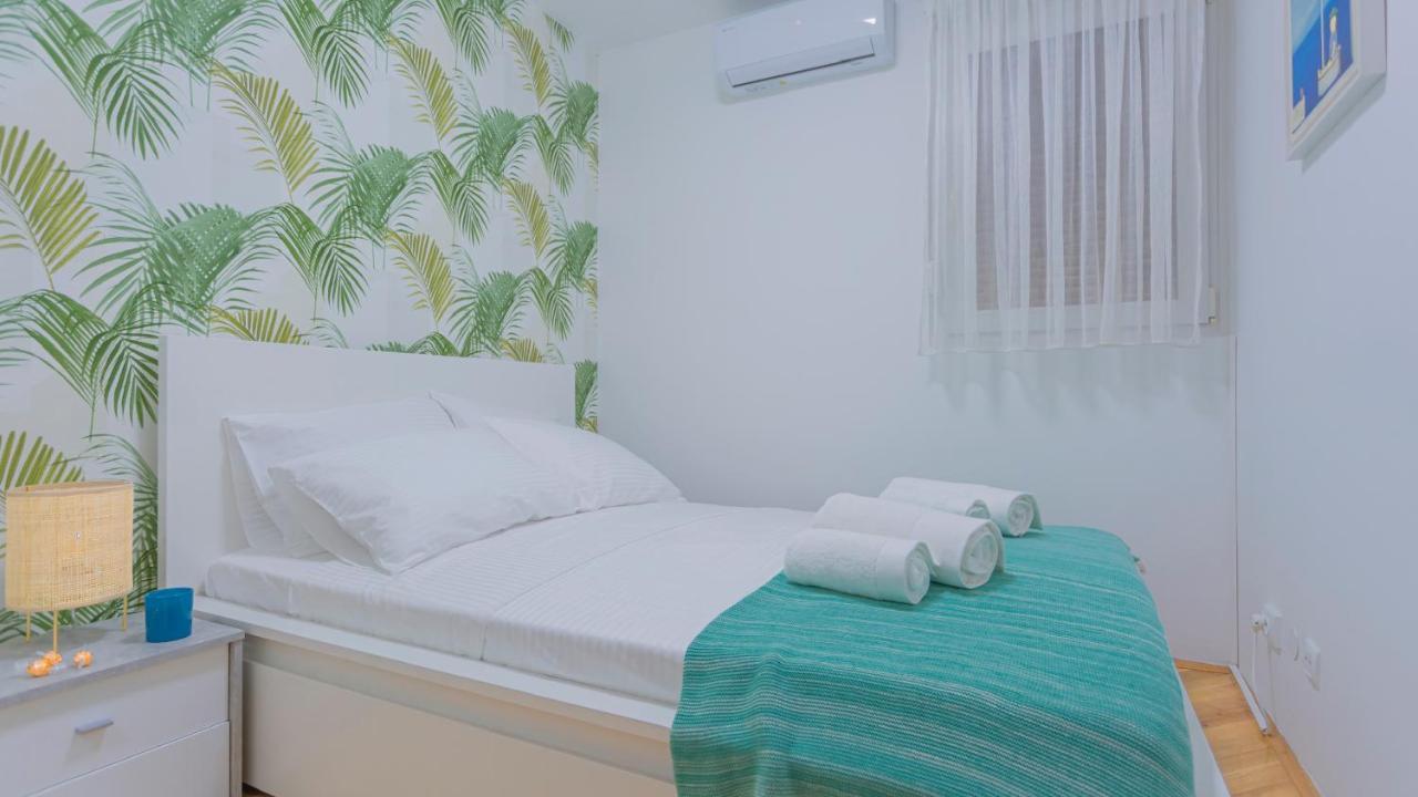 New Delux Green Garden Apartment With Hotube **** Split Exterior photo